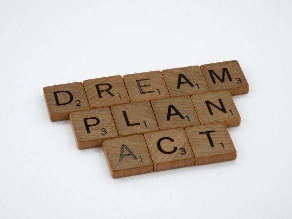 scrabble-ułożone-w-słowa-dream-plan-act